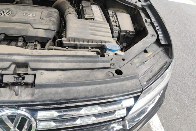 Used Volkswagen Tiguan L 2017 330TSI Automatic Two-Wheel Drive Luxury Edition Engine Bay Left