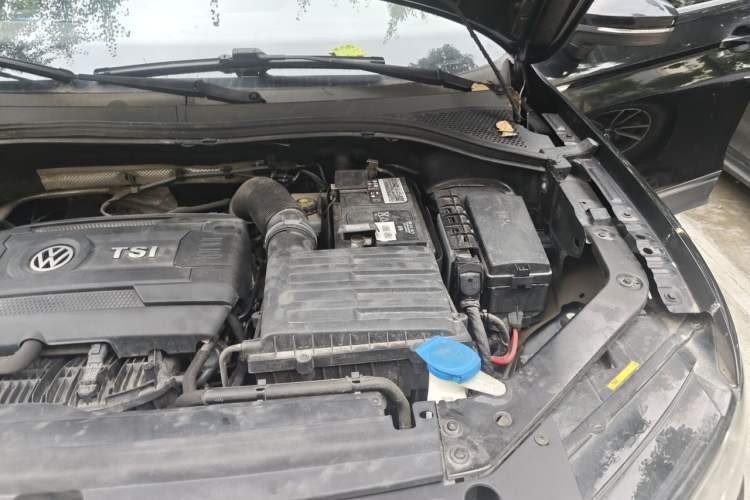 Used Volkswagen Tiguan L 2017 330TSI Automatic Two-Wheel Drive Luxury Edition Engine Bay Left