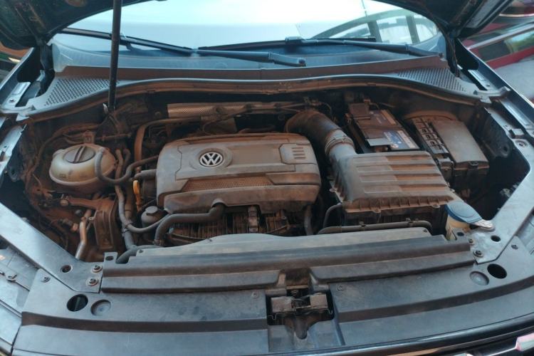 Used Volkswagen Tiguan L 2017 330TSI Automatic Two-Wheel Drive Luxury Edition Engine Bay