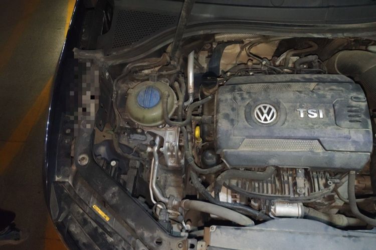 Used Volkswagen Tiguan L 2017 330TSI Automatic Two-Wheel Drive Luxury Edition Engine Bay Right