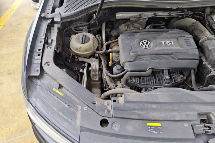 Used Volkswagen Tiguan L 2017 330TSI Automatic Two-Wheel Drive Luxury Edition Engine Bay Right