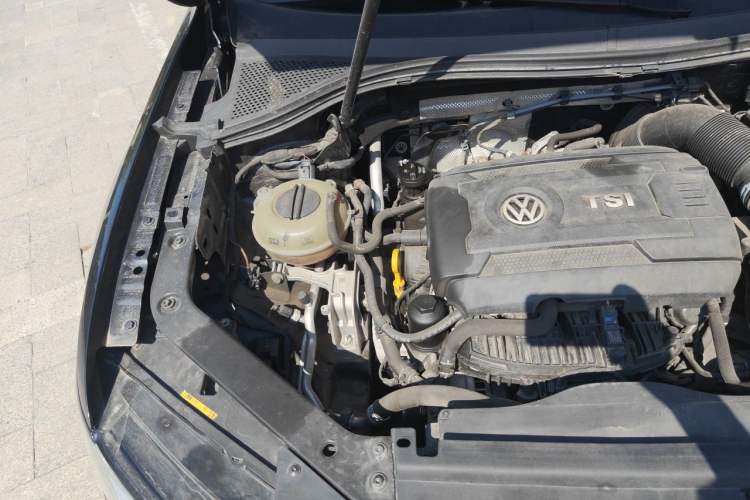 Used Volkswagen Tiguan L 2017 330TSI Automatic Two-Wheel Drive Luxury Edition Engine Bay Right