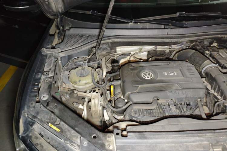 Used Volkswagen Tiguan L 2017 330TSI Automatic Two-Wheel Drive Comfort Edition Engine Bay Right