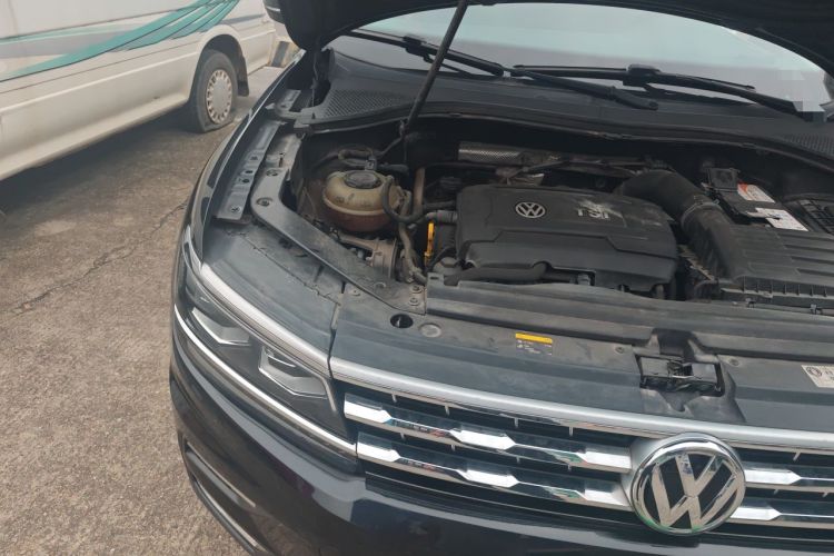 Used Volkswagen Tiguan L 2017 380TSI Automatic All-Wheel-Drive Luxury Edition Engine Bay Right