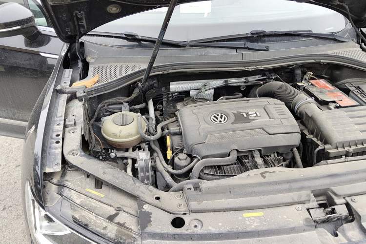 Used Volkswagen Tiguan L 2017 330TSI Automatic Two-Wheel Drive Luxury Edition Engine Bay Right