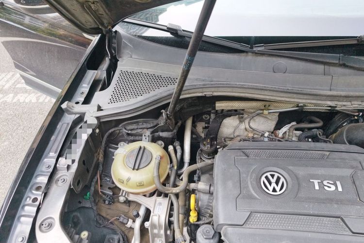Used Volkswagen Tiguan L 2017 330TSI Automatic Two-Wheel Drive Luxury Edition Engine Bay Right