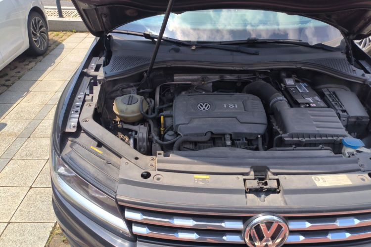Used Volkswagen Tiguan L 2017 330TSI Automatic Two-Wheel Drive Luxury Edition Engine Bay Right