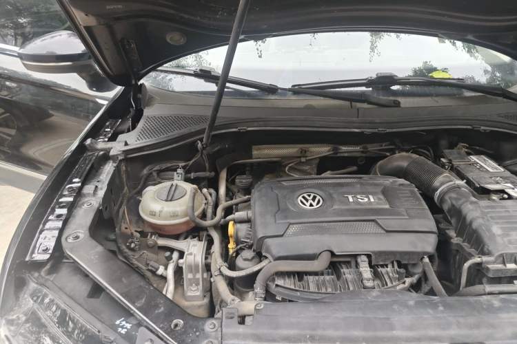 Used Volkswagen Tiguan L 2017 330TSI Automatic Two-Wheel Drive Luxury Edition Engine Bay Right
