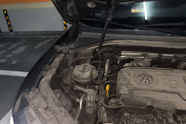 Used Volkswagen Tiguan L 2017 330TSI Automatic Two-Wheel Drive Luxury Edition Engine Bay Right