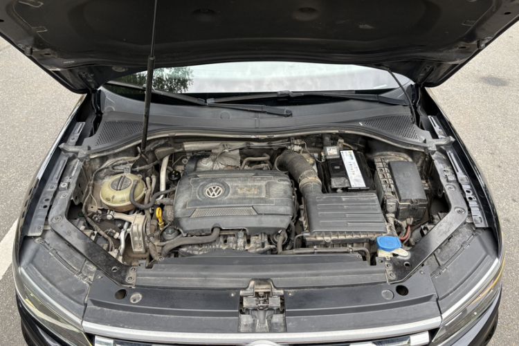 Used Volkswagen Tiguan L 2017 380TSI Automatic All-Wheel-Drive Luxury Edition Engine Bay