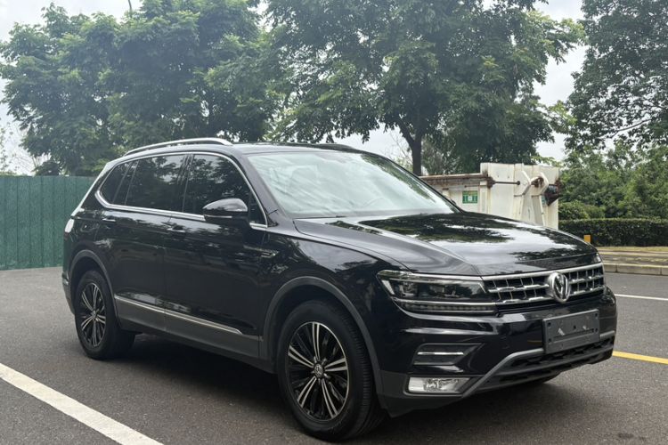 Used Volkswagen Tiguan L 2017 380TSI Automatic All-Wheel-Drive Luxury Edition Exterior 1