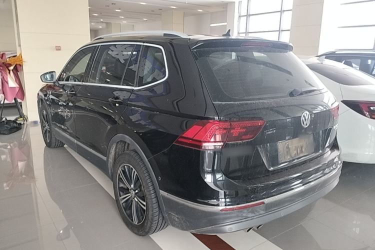 Used Volkswagen Tiguan L 2017 330TSI Automatic Two-Wheel Drive Flagship Edition Exterior 2