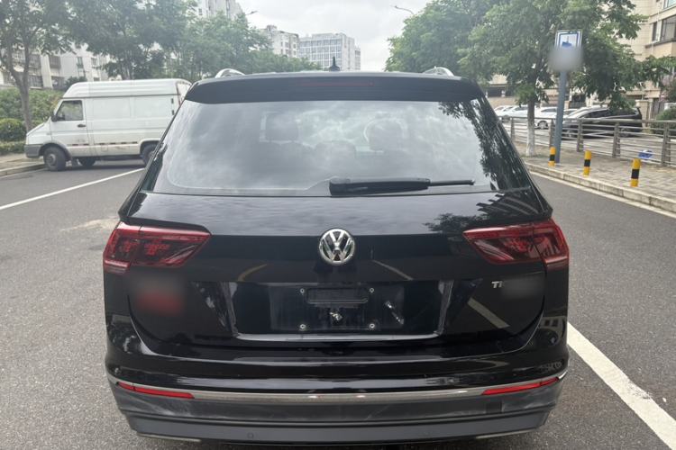 Used Volkswagen Tiguan L 2017 380TSI Automatic All-Wheel-Drive Luxury Edition Exterior 3