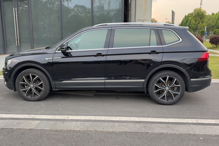 Used Volkswagen Tiguan L 2017 330TSI Automatic Two-Wheel Drive Flagship Edition Exterior 4