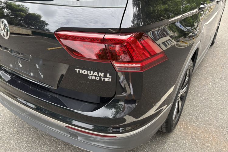 Used Volkswagen Tiguan L 2017 380TSI Automatic All-Wheel-Drive Luxury Edition Exterior 8