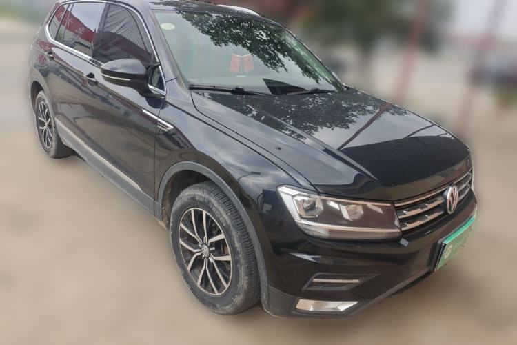 Used Volkswagen Tiguan L 2017 330TSI Automatic Two-Wheel Drive Luxury Edition Front Right 45 Deg