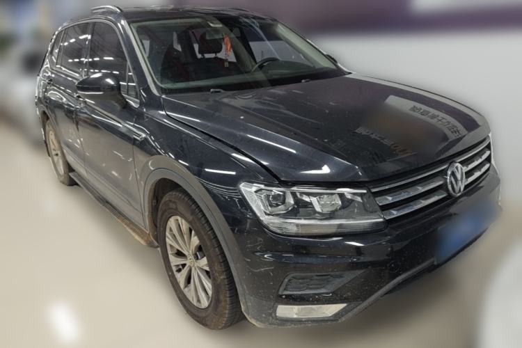 Used Volkswagen Tiguan L 2017 330TSI Automatic Two-Wheel Drive Luxury Edition Front Right 45 Deg