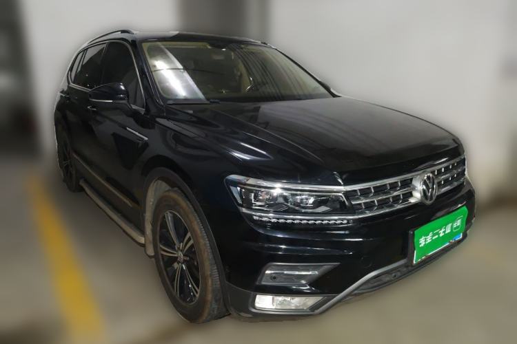 Used Volkswagen Tiguan L 2017 330TSI Automatic Two-Wheel Drive Flagship Edition Front Right 45 Deg