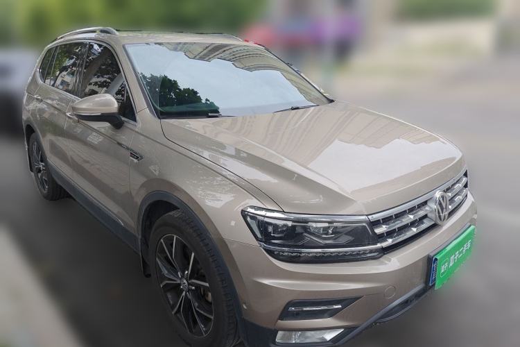 Used Volkswagen Tiguan L 2017 380TSI Automatic All-Wheel-Drive Flagship Edition Front Right 45 Deg