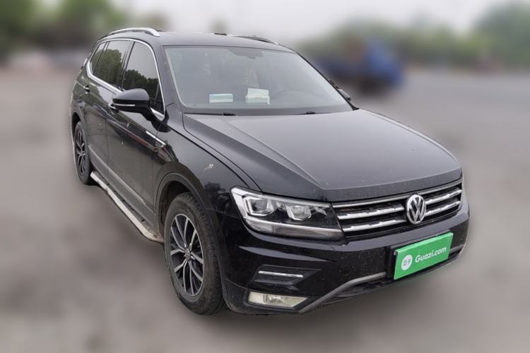 Used Volkswagen Tiguan L 2017 330TSI Automatic Two-Wheel Drive Luxury Edition Front Right 45 Deg