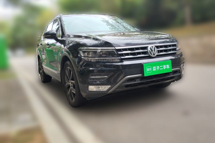 Used Volkswagen Tiguan L 2017 330TSI Automatic Two-Wheel Drive Flagship Edition Front Right 45 Deg