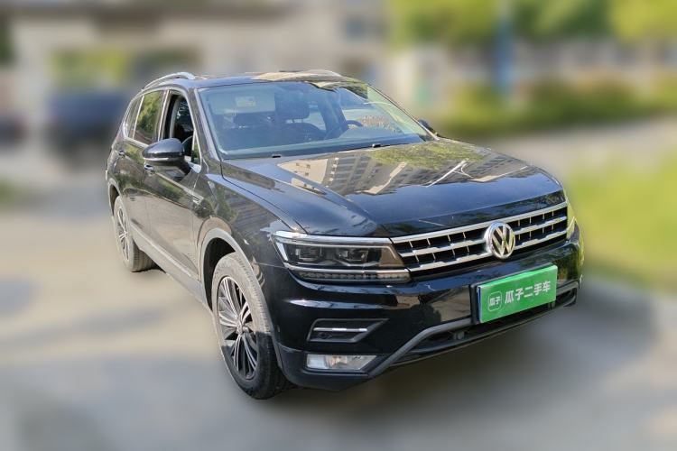 Used Volkswagen Tiguan L 2017 330TSI Automatic Two-Wheel Drive Flagship Edition Front Right 45 Deg