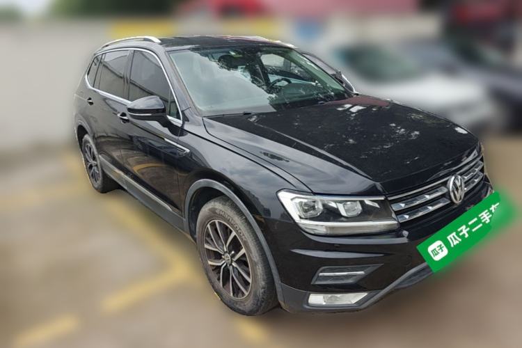 Used Volkswagen Tiguan L 2017 330TSI Automatic Two-Wheel Drive Comfort Edition Front Right 45 Deg