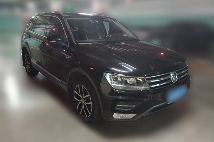 Used Volkswagen Tiguan L 2017 330TSI Automatic Two-Wheel Drive Luxury Edition Front Right 45 Deg