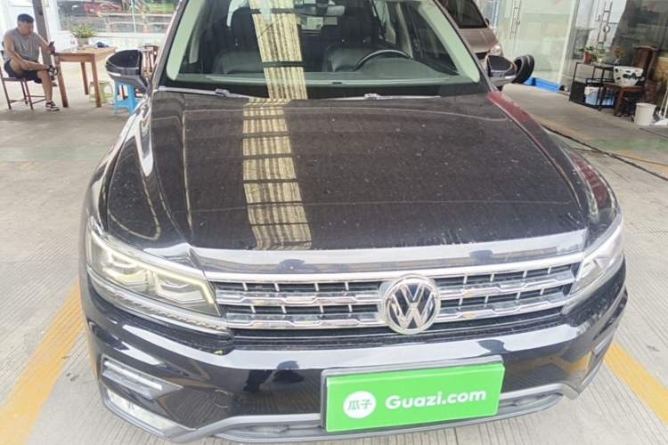 Used Volkswagen Tiguan L 2017 380TSI Automatic All-Wheel-Drive Luxury Edition Front