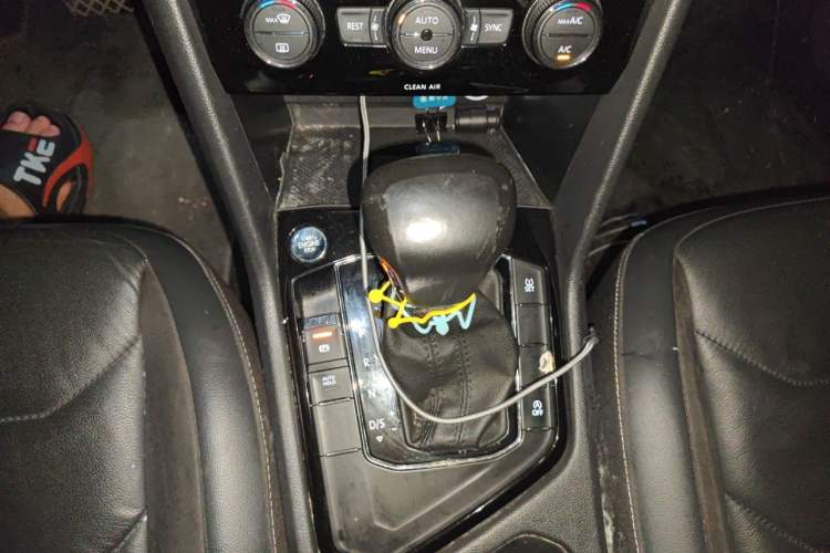 Used Volkswagen Tiguan L 2017 330TSI Automatic Two-Wheel Drive Comfort Edition Gear Lever