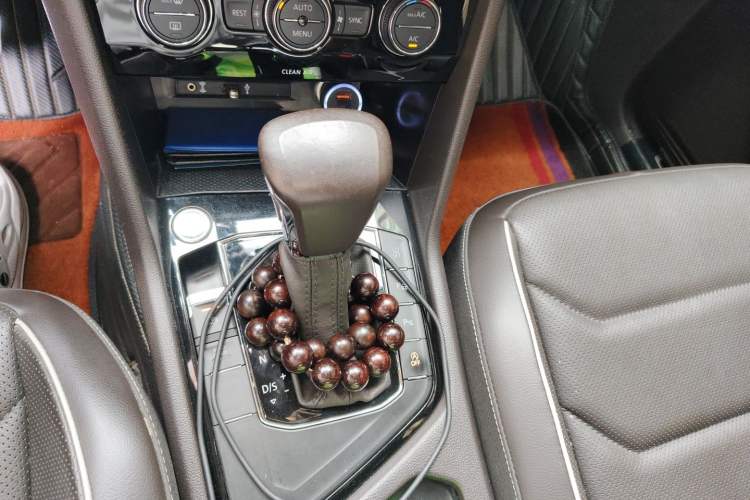 Used Volkswagen Tiguan L 2017 330TSI Automatic Two-Wheel Drive Flagship Edition Gear Lever