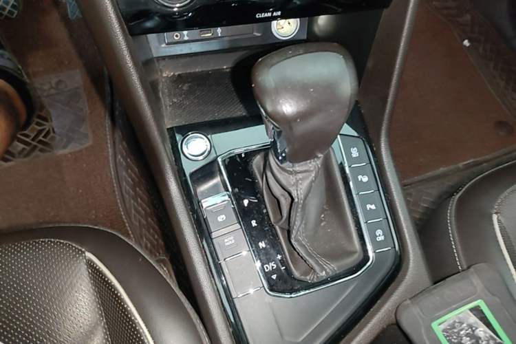 Used Volkswagen Tiguan L 2017 330TSI Automatic Two-Wheel Drive Flagship Edition Gear Lever