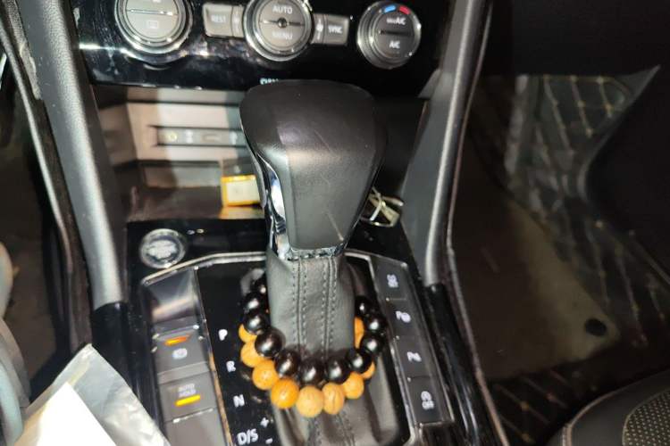 Used Volkswagen Tiguan L 2017 330TSI Automatic Two-Wheel Drive Flagship Edition Gear Lever