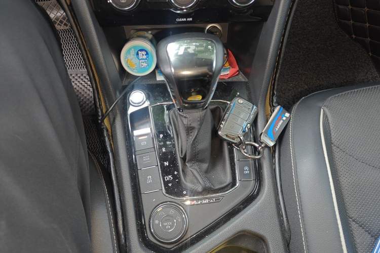 Used Volkswagen Tiguan L 2017 380TSI Automatic All-Wheel-Drive Flagship Edition Gear Lever