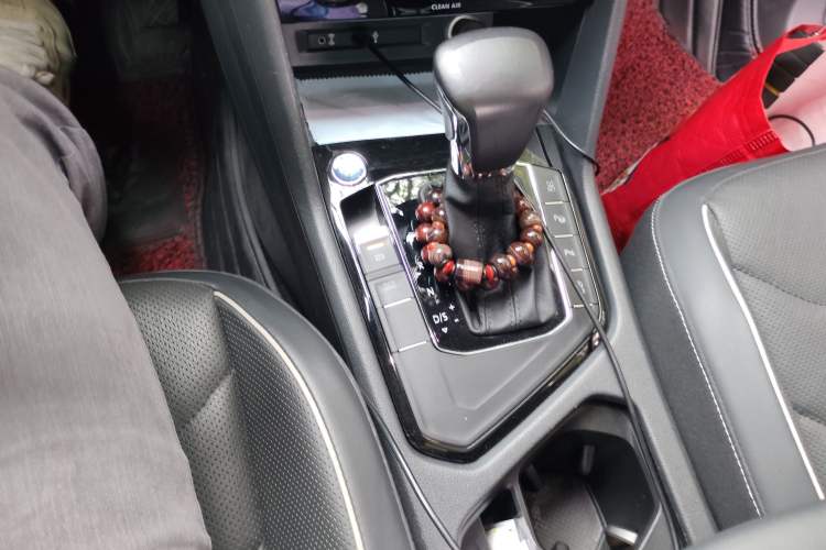 Used Volkswagen Tiguan L 2017 330TSI Automatic Two-Wheel Drive Flagship Edition Gear Lever