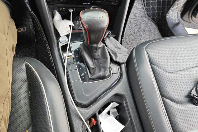 Used Volkswagen Tiguan L 2017 330TSI Automatic Two-Wheel Drive Flagship Edition Gear Lever