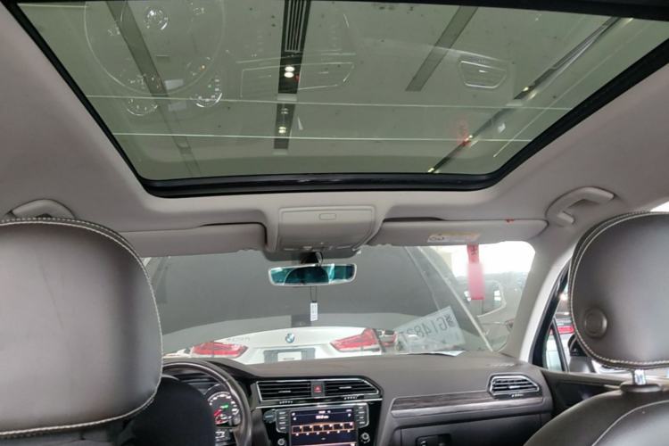 Used Volkswagen Tiguan L 2017 330TSI Automatic Two-Wheel Drive Flagship Edition Headliner