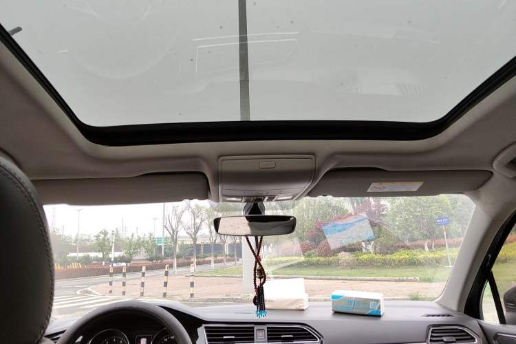 Used Volkswagen Tiguan L 2017 330TSI Automatic Two-Wheel Drive Luxury Edition Headliner