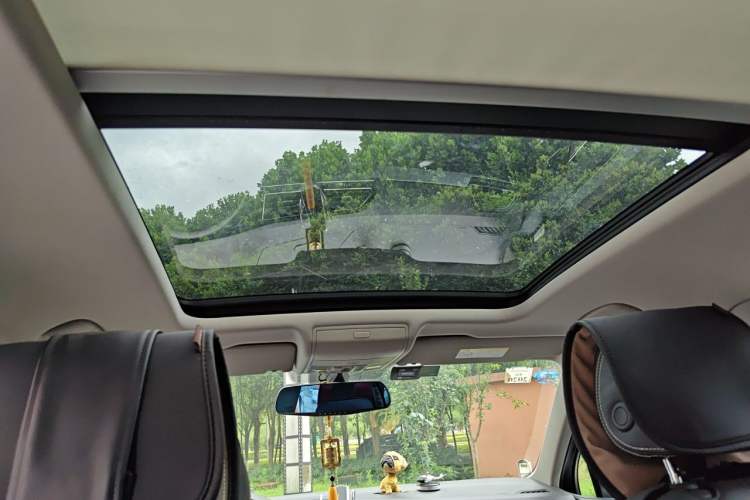 Used Volkswagen Tiguan L 2017 330TSI Automatic Two-Wheel Drive Flagship Edition Headliner