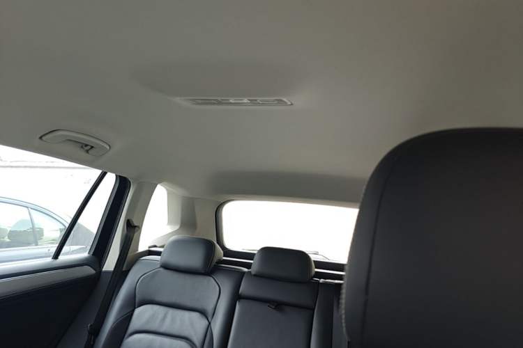 Used Volkswagen Tiguan L 2017 330TSI Automatic Two-Wheel Drive Comfort Edition Headliner