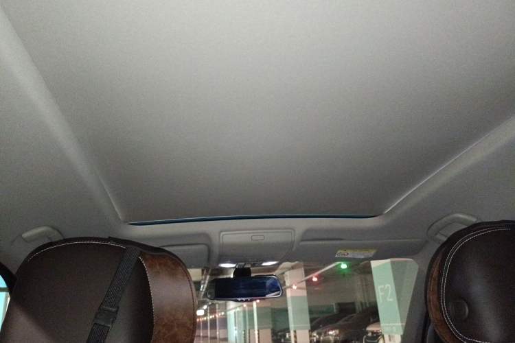 Used Volkswagen Tiguan L 2017 330TSI Automatic Two-Wheel Drive Luxury Edition Headliner