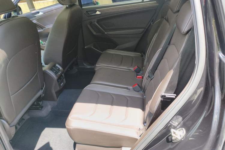 Used Volkswagen Tiguan L 2017 330TSI Automatic Two-Wheel Drive Flagship Edition Interior 4