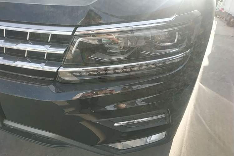 Used Volkswagen Tiguan L 2017 380TSI Automatic All-Wheel-Drive Luxury Edition Left Front Headlight