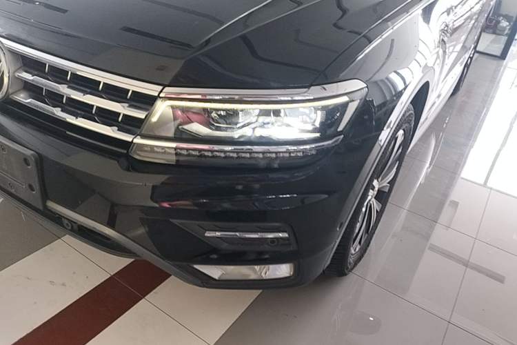 Used Volkswagen Tiguan L 2017 330TSI Automatic Two-Wheel Drive Flagship Edition Left Front Headlight