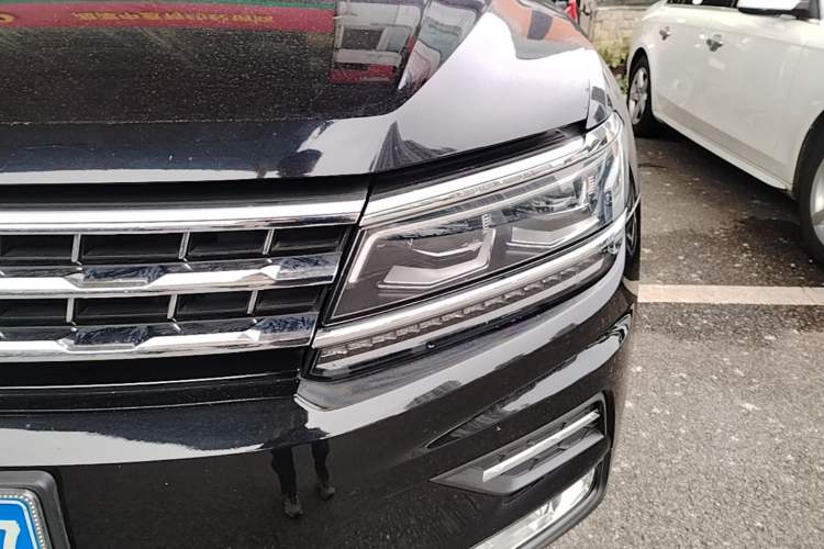 Used Volkswagen Tiguan L 2017 380TSI Automatic All-Wheel-Drive Luxury Edition Left Front Headlight