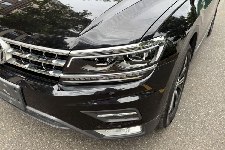 Used Volkswagen Tiguan L 2017 380TSI Automatic All-Wheel-Drive Luxury Edition Left Front Headlight