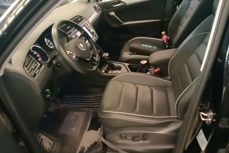 Used Volkswagen Tiguan L 2017 330TSI Automatic Two-Wheel Drive Flagship Edition Left Front Seat