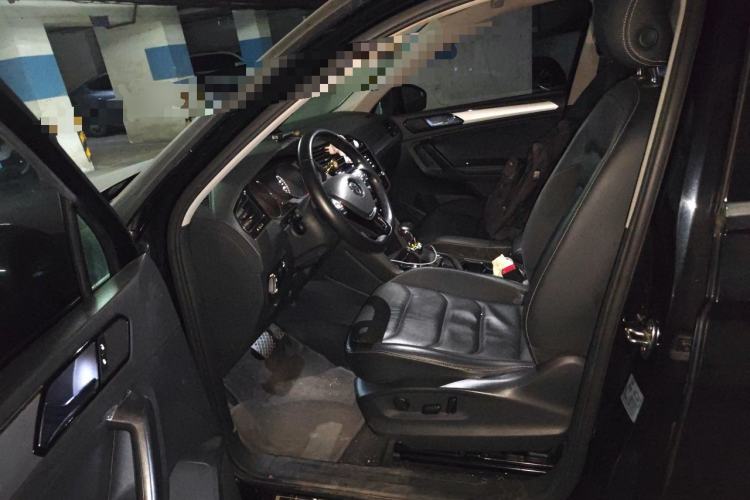 Used Volkswagen Tiguan L 2017 330TSI Automatic Two-Wheel Drive Comfort Edition Left Front Seat