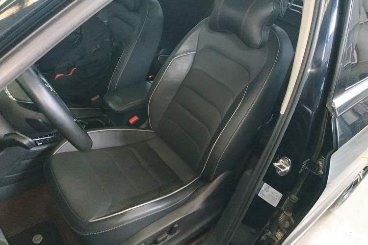 Used Volkswagen Tiguan L 2017 330TSI Automatic Two-Wheel Drive Flagship Edition Left Front Seat