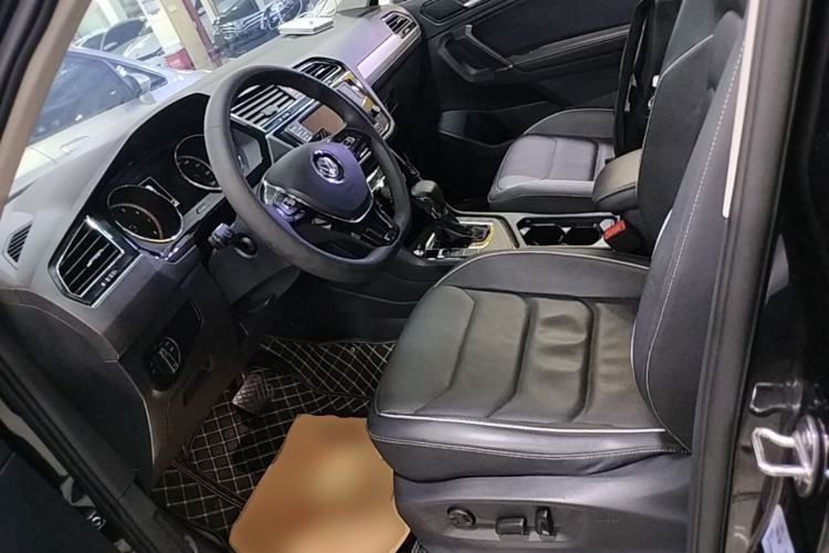 Used Volkswagen Tiguan L 2017 330TSI Automatic Two-Wheel Drive Flagship Edition Left Front Seat
